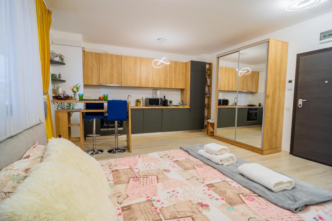 Queen Elizabeth - Ultracentral - Free Parking & Ac Apartament *
